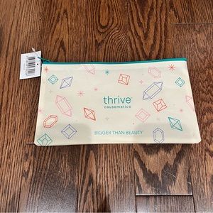 NWT {Thrive Causmetics} Cosmetics Bag